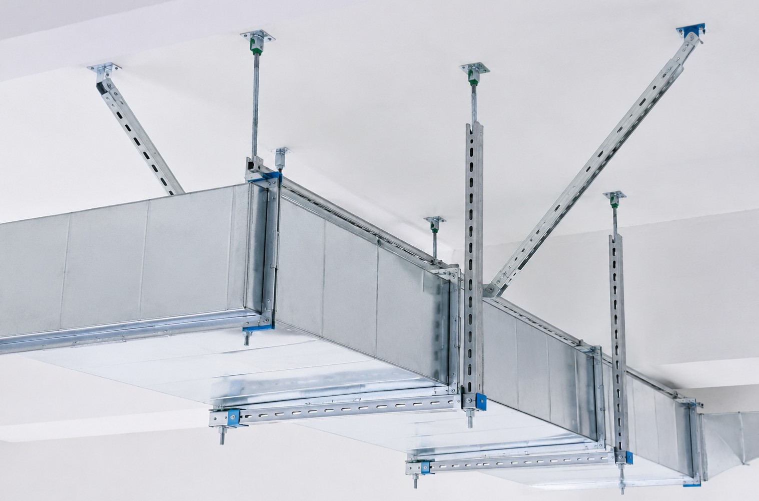 Seismic bracing for HVAC duct and pipework