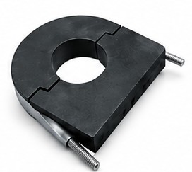 Wooden block pipe support for insulated pipe